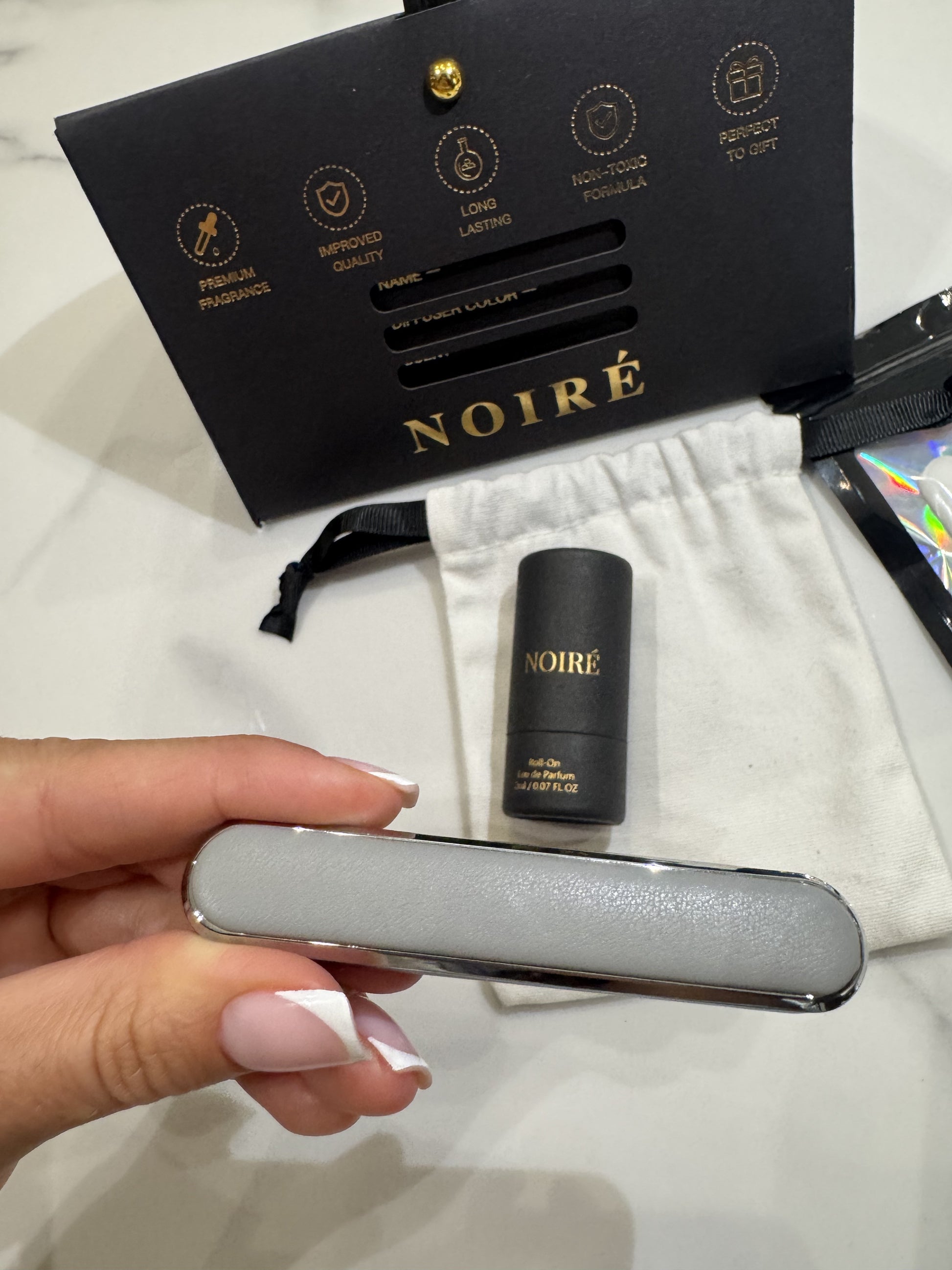Silver – Noiré Unboxing: Geschenkbox, Roll-On und Diffuser
